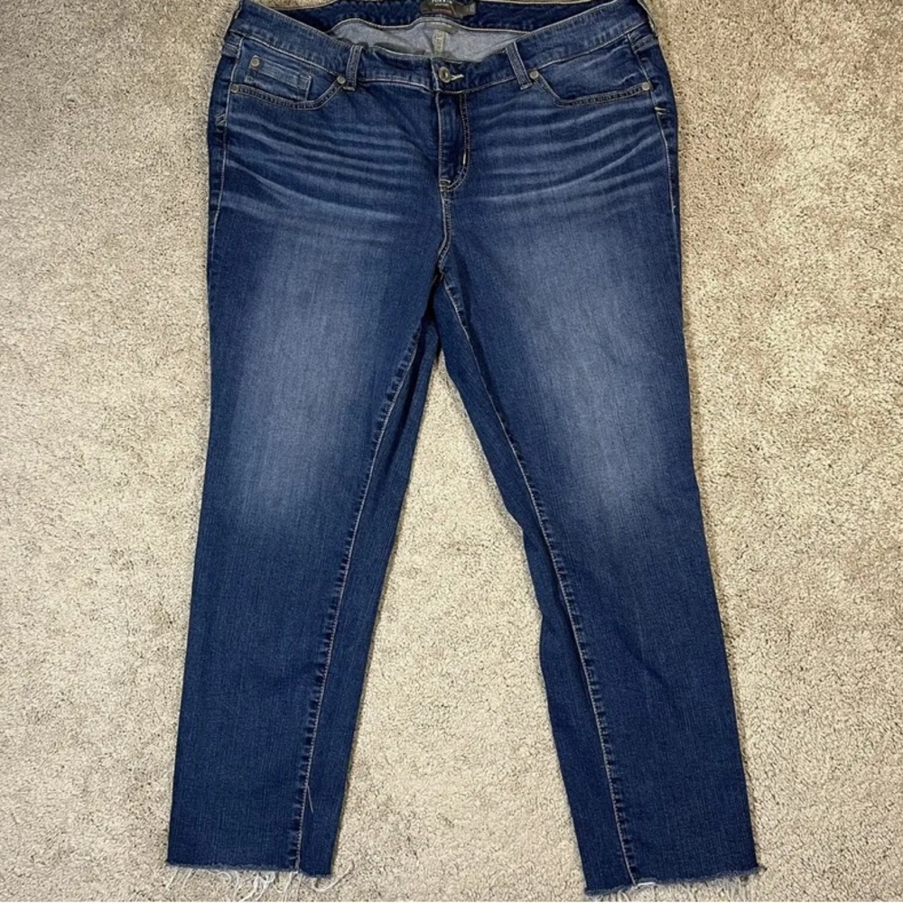 Torrid Crop Boyfriend jeans size 22 raw hem
